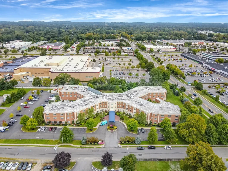 The Bristal at East Northport