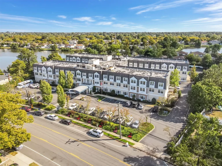 The Bristal at North Woodmere